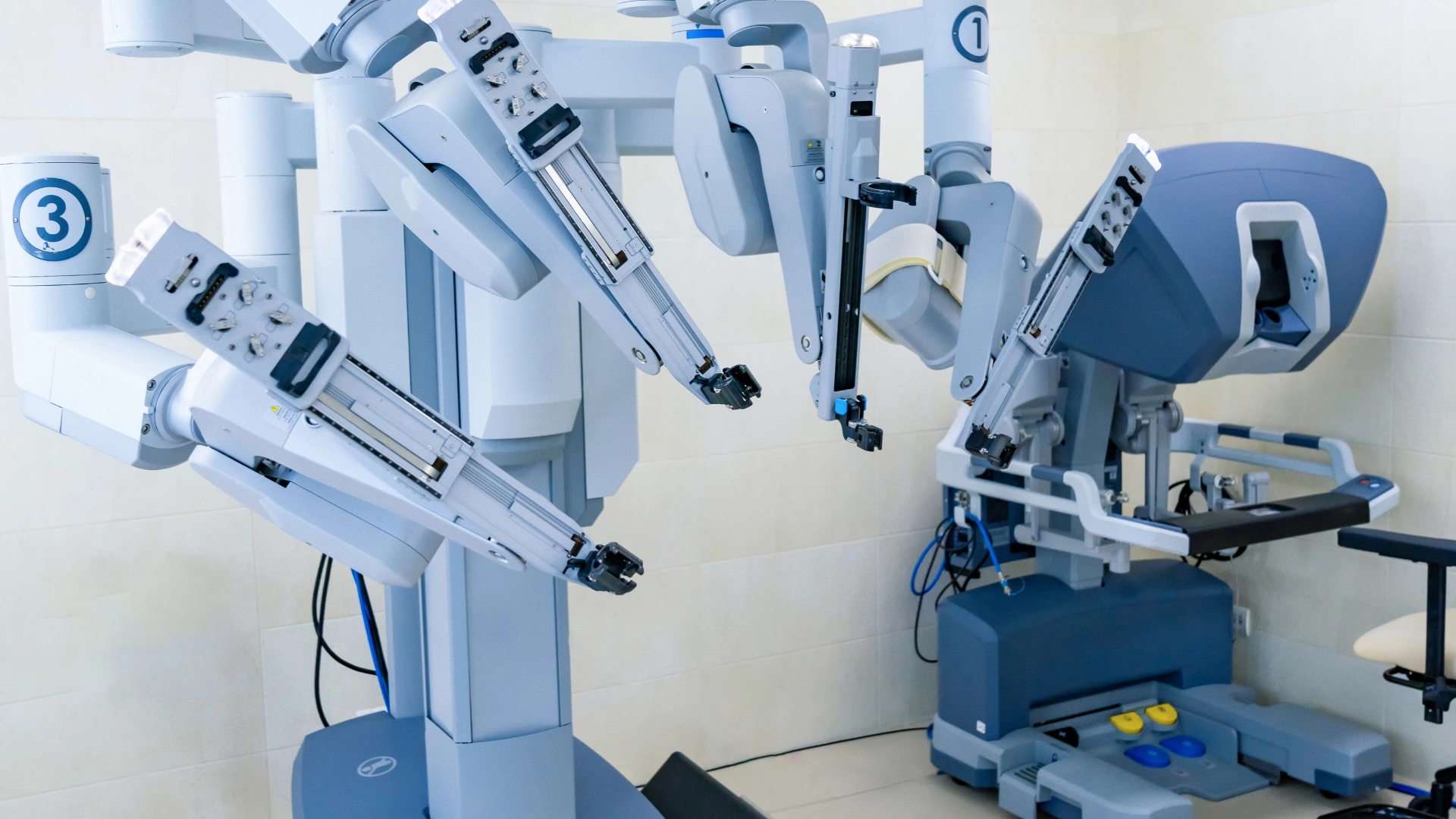 Dr Manas Chakrabarti gynae oncology robotic surgery equipment Kolkata